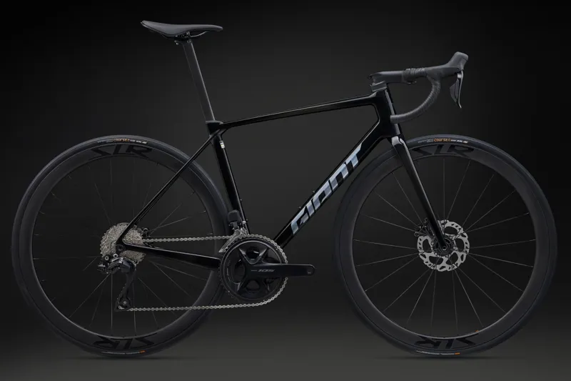 Giant TCR Advanced Pro 1 Di2 Road Bike 2025 in Carbon-6