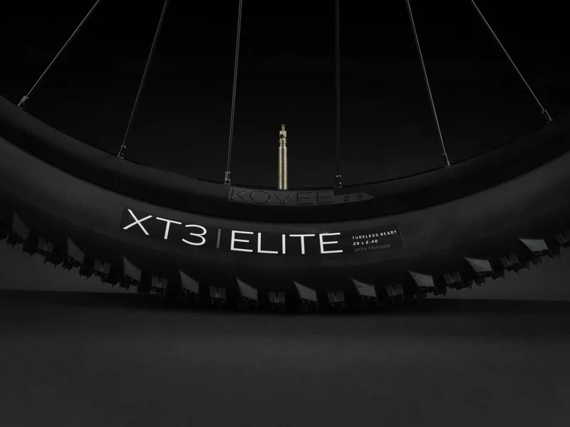 Trek Powerfly 5 Electric Hardtail Mountain Bike 2024 in White Prismatic/Plasma Grey Pearl-8