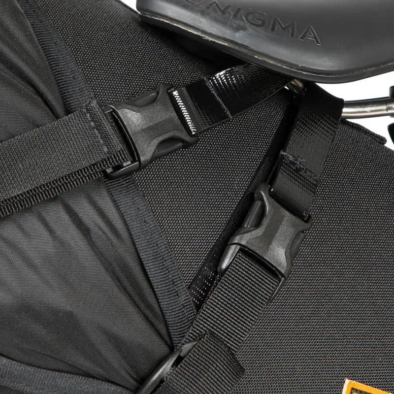 Restrap Saddle Bag 18L in Black/Black-5