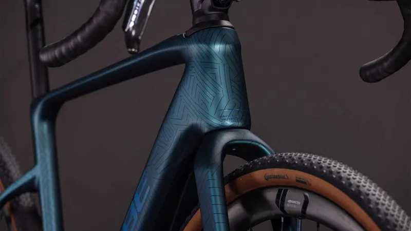 Cube Nuroad Hybrid C:62 SLT 400X Electric Gravel Bike 2026 in Royalgreen/Crisscross-7