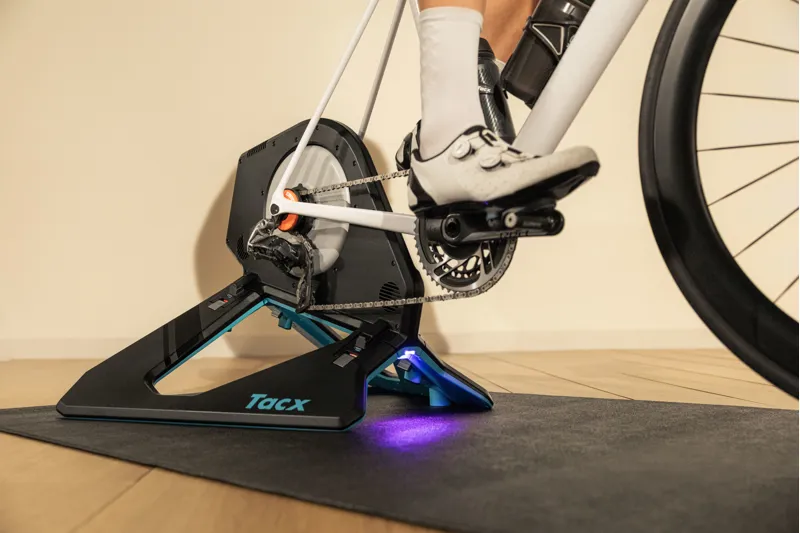 Tacx NEO 2T Smart Trainer with Zwift Cog and Click-3