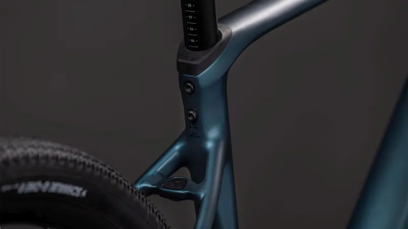 Cube Nuroad Race Gravel Bike 2026 in Royalgreen/Black-1