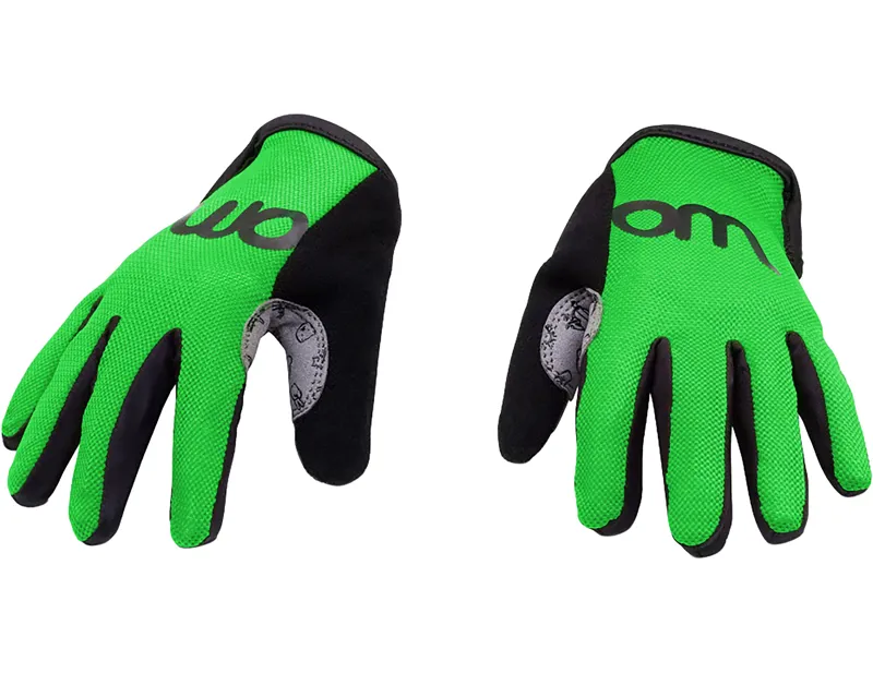 Woom TENS Gloves in Green
