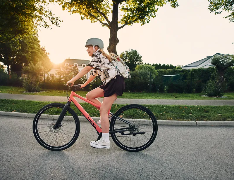 Woom Explore 5 Kids 24 inch Bike 2027 in neon coral-12