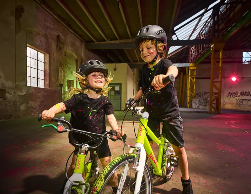 woom GO 2 14in Kids Bike 2027 in Neon Lime-11