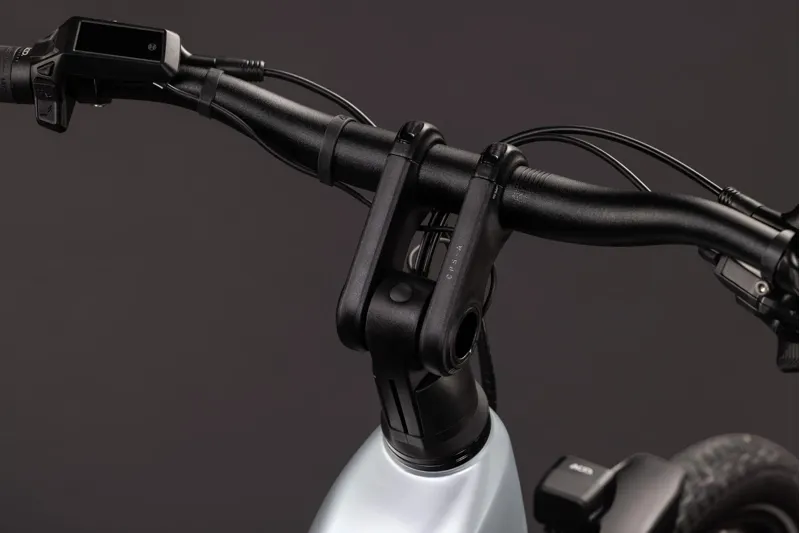 Cube Kathmandu Hybrid One 800 Electric Aluminium bike 2027 in Silverstar/Reflex-9