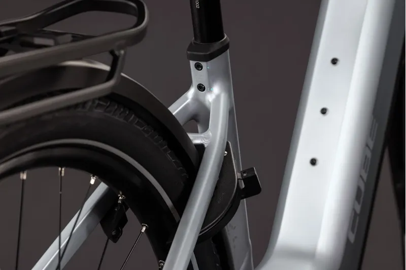 Cube Kathmandu Hybrid One 800 Electric Aluminium bike 2027 in Silverstar/Reflex-7