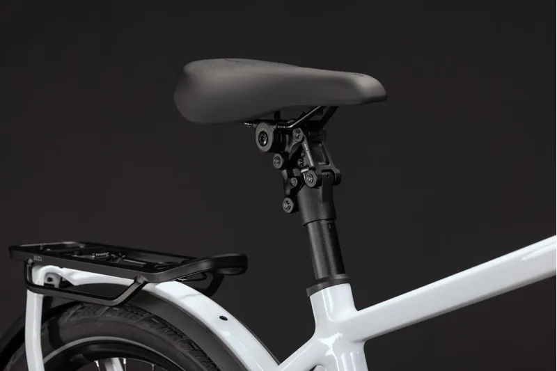 Cube Kathmandu Hybrid Deluxe Pro 800 Electric Aluminium bike 2027 in Metallicwhite/Chrome-7