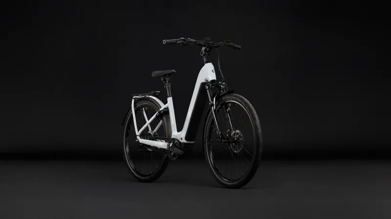 Cube Kathmandu Hybrid Deluxe Pro 800 Electric Aluminium bike 2027 in Metallicwhite/Chrome-4