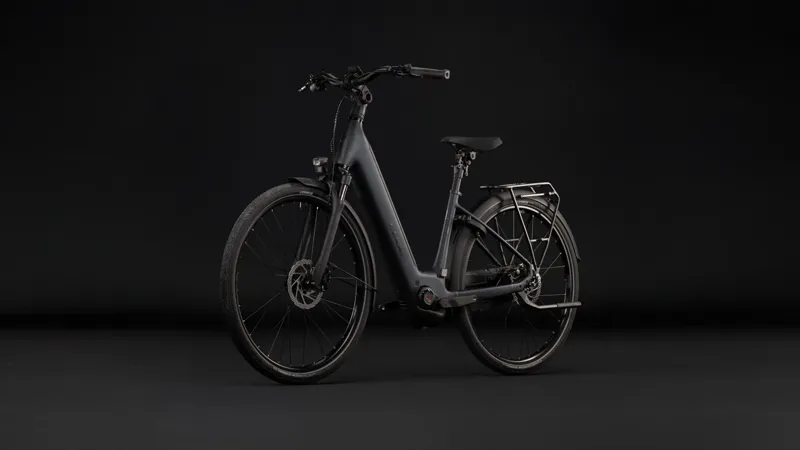 Cube Supreme Hybrid Comfort Pro 600 Electric Aluminium bike 2027 in Grey/Chrome-2