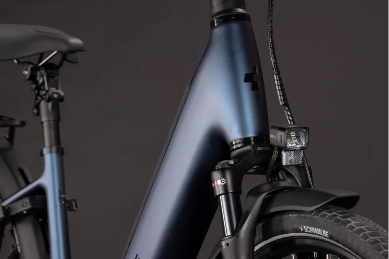 Cube Supreme Hybrid Deluxe One 600 Electric Aluminium bike 2027 in Navyblack/Black-6