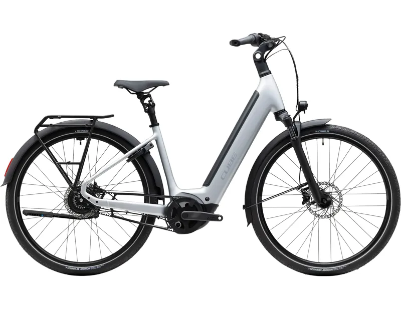 Cube Supreme Hybrid Deluxe Pro 600 Electric Aluminium bike 2027 in Silverstar/Reflex