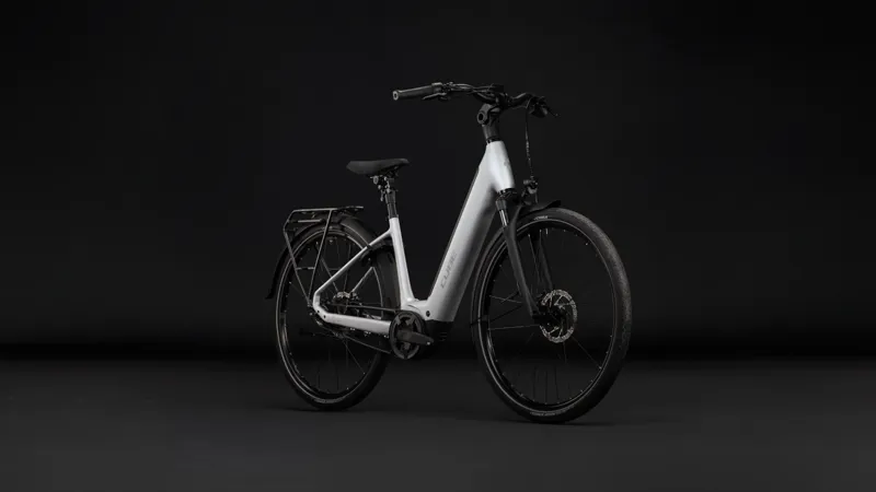 Cube Supreme Hybrid Deluxe Pro 600 Electric Aluminium bike 2027 in Silverstar/Reflex-4