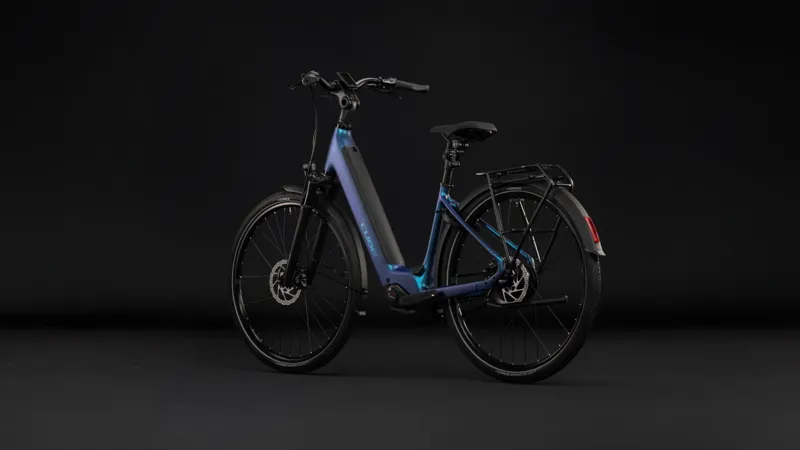 Cube Supreme Hybrid Deluxe Pro 600 Electric Aluminium bike 2027 in Nebula/Blue-2