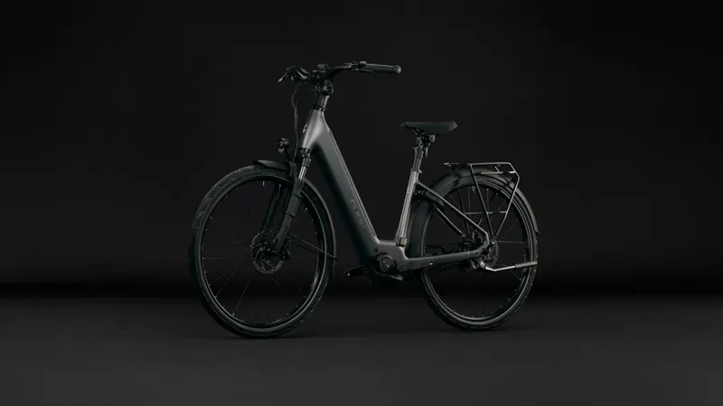Cube Supreme Hybrid Deluxe SLT 600 Electric Aluminium bike 2027 in Slabgrey/Chrome-3