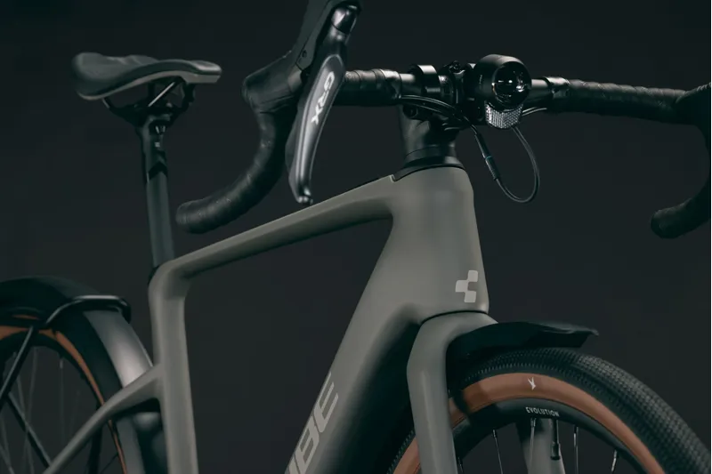 Cube Nuroad Hybrid C:62 Race 400X FE Carbon Electric bike 2027 in Oldgrey/Grey-6