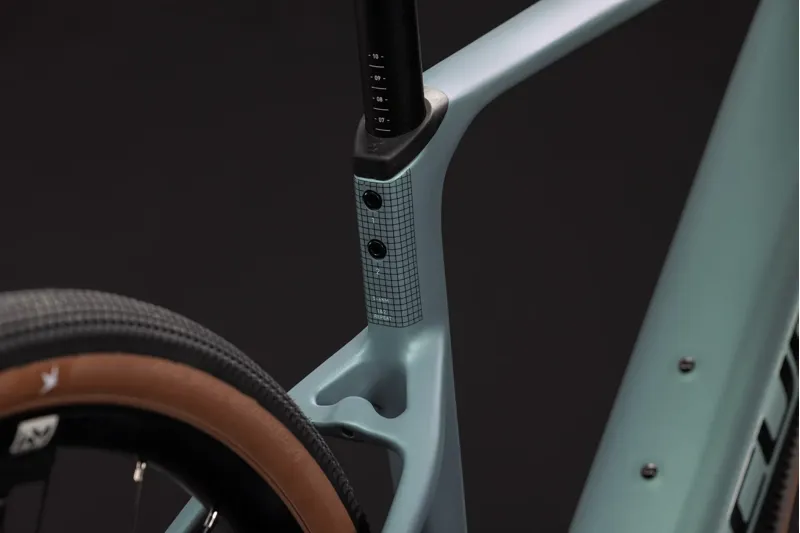 Cube Nulane Hybrid C:62 Race 400X Carbon Electric bike 2027 in Seagrey/Black-10