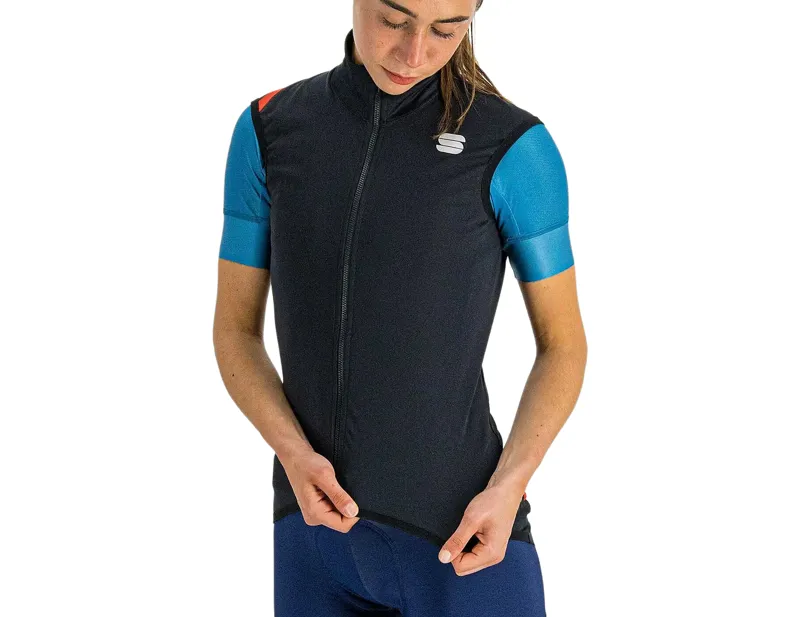 Balfes Bikes Sportful Fiandre Light Norain Women's Gilet in Black | Free postage over £30, £10 off first order, price match & 0% finance.