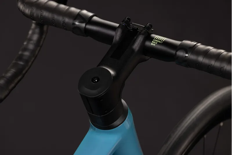 Cube Attain Pro  Aluminium road bike 2027 in Surfblue/Black-9