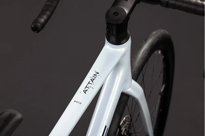 Cube Attain Race Aluminium road bike 2027 in Glacier/Black-1