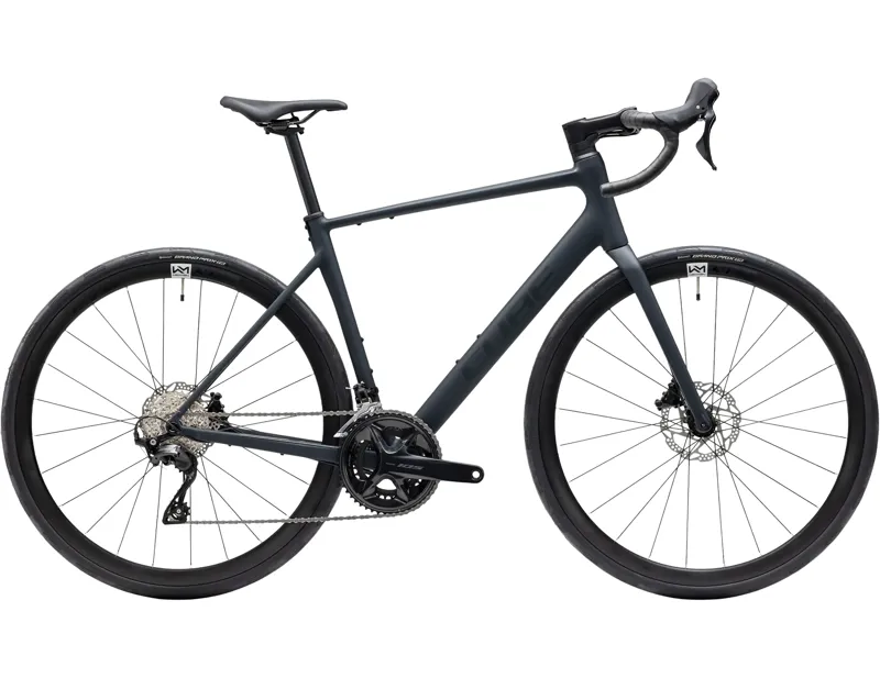 Cube Attain SLX Aluminium road bike 2027 in Black/Chrome