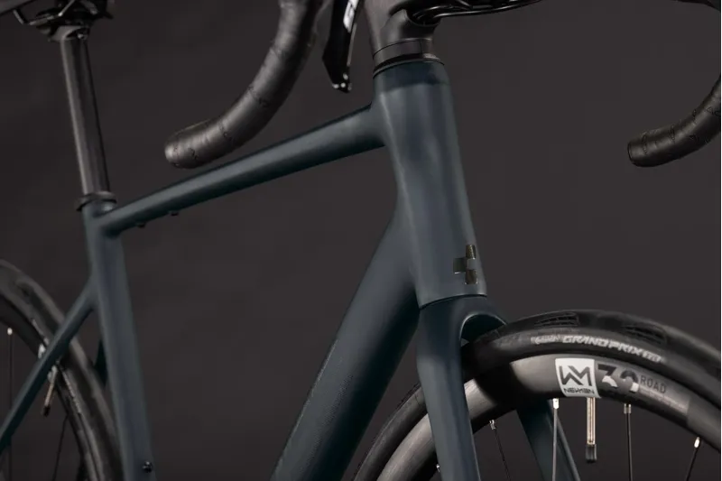 Cube Attain SLX Aluminium road bike 2027 in Black/Chrome-7