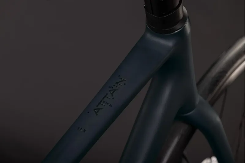 Cube Attain SLX Aluminium road bike 2027 in Black/Chrome-5