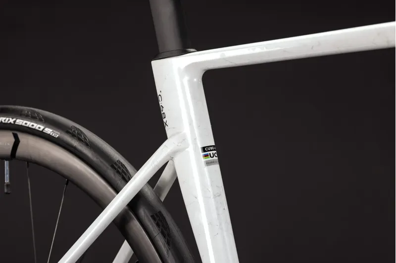 Cube Litening Air C:68X Pro Carbon Road bike 2027 in Chalkyfibre/Gold-6