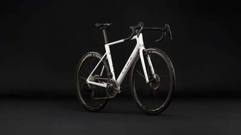 Cube Litening Air C:68X Pro Carbon Road bike 2027 in Chalkyfibre/Gold-4