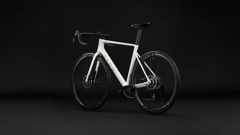 Cube Litening Air C:68X Pro Carbon Road bike 2027 in Chalkyfibre/Gold-1