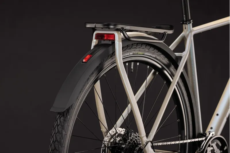 Cube Kathmandu One 2027 in Glintsand/Black-8