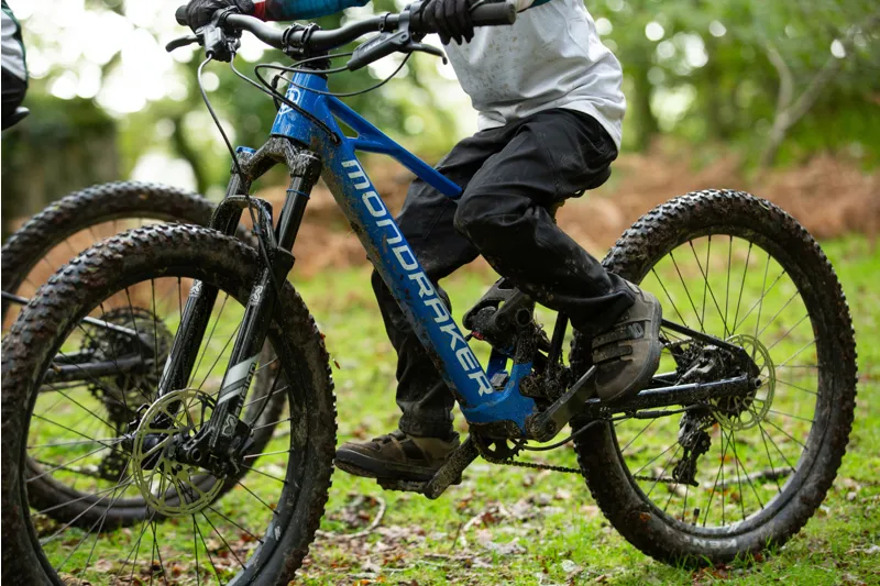 Mondraker F-PLAY Kids 24 inch Wheel Electric Full Suspension Mountain Bike 2027 in Optic White/Green-2