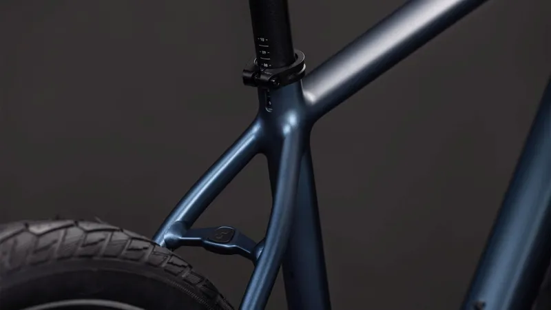 Cube Editor Pro Hybrid Bike 2026 in Mineralblue/Chrome-3