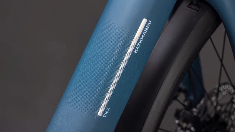 Cube Kathmandu Hybrid c:62 Pro 400x EE Electric Hybrid Bike 2026 in Spectralblue/Prism-2