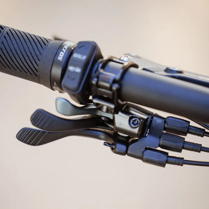 Scott Voltage eRIDE 920 Electric Full Suspension Mountain Bike 2025 in White-3