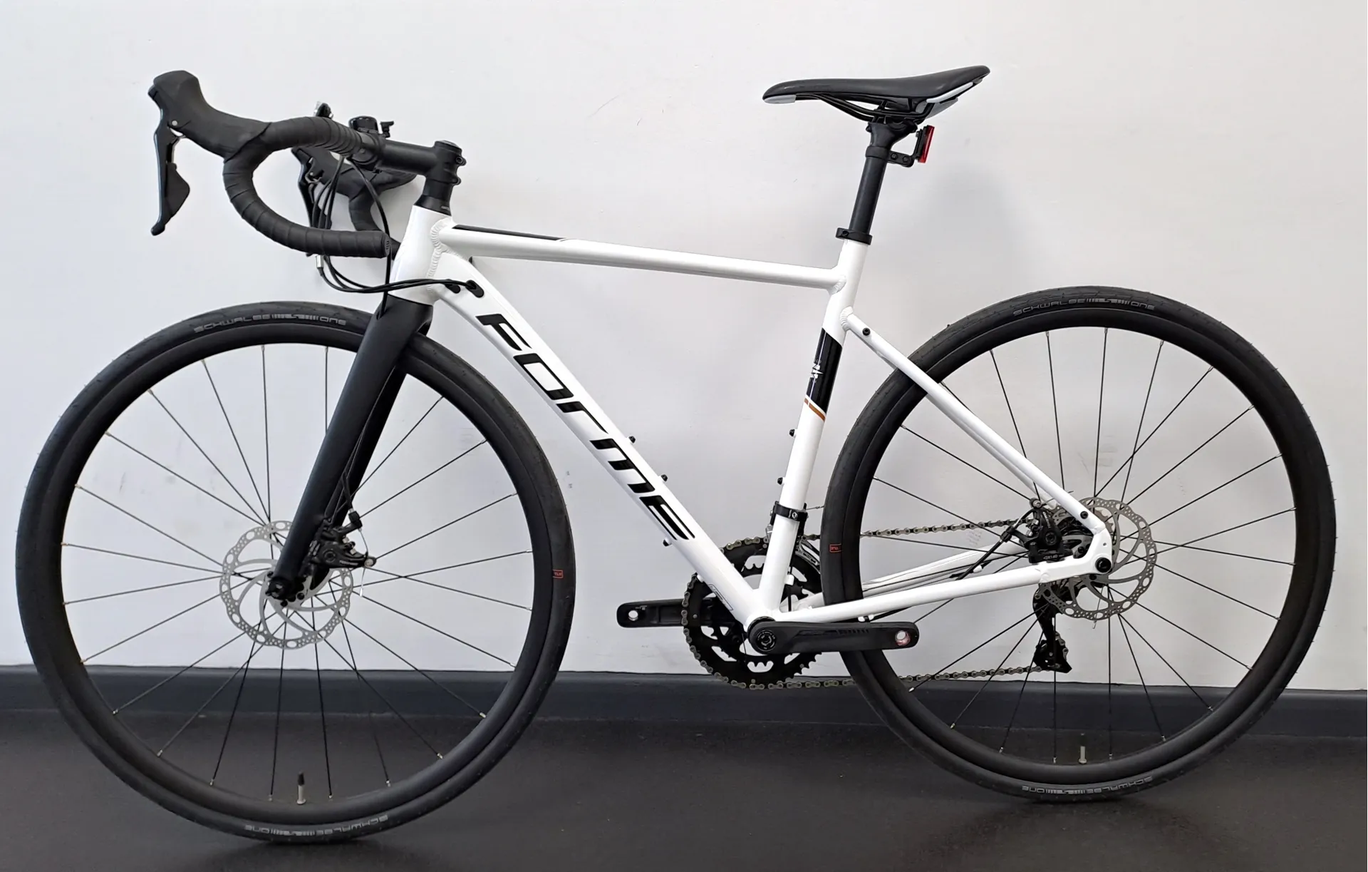 EX DISPLAY Forme Monyash 700c Road Bike 52cm 2022 in White - Main Image