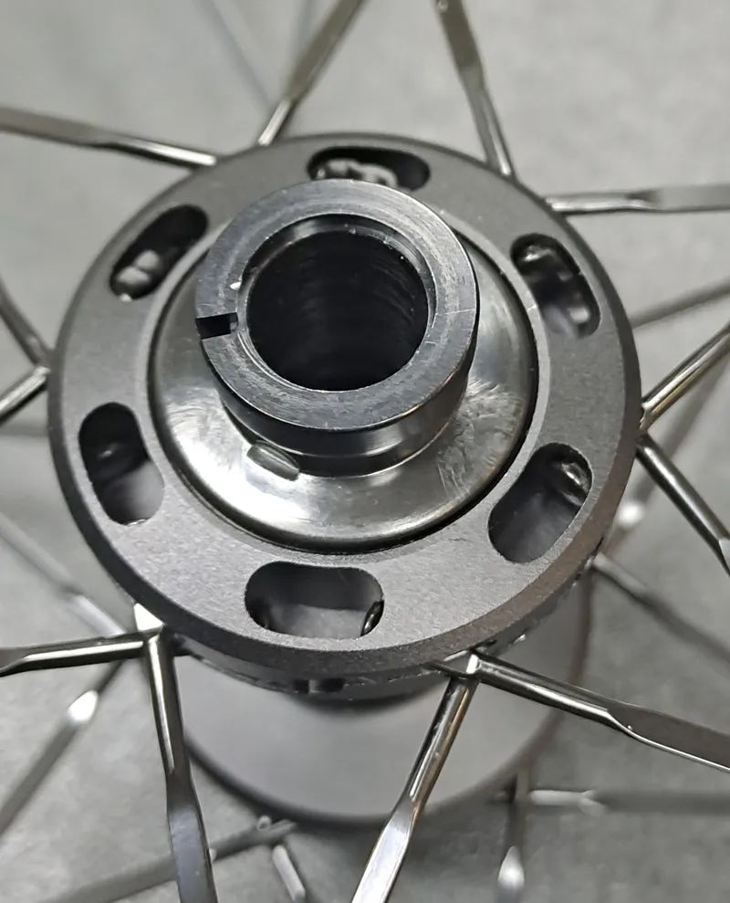 EX DISPLAY Mavic Ksyrium 30 Disc Centre Lock 700c Shimano HG Road 11/12 Road Wheelset in B-4