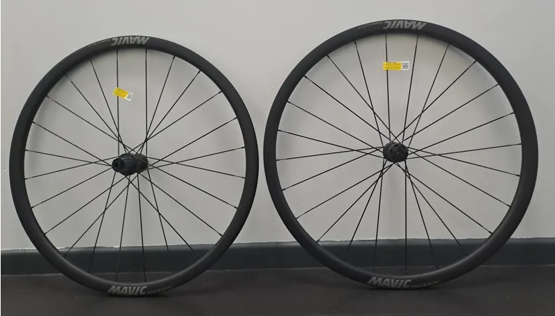 EX DISPLAY Mavic Ksyrium 30 Disc Centre Lock 700c Shimano HG Road 11/12 Road Wheelset in B