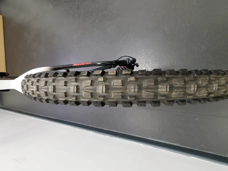 EX DISPLAY Marin San Quentin 3 27.5 X-Large Hardtail Mountain Bike 2024 in White/Black-4