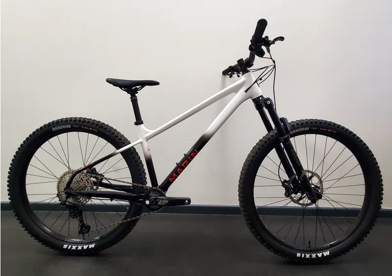 EX DISPLAY Marin San Quentin 3 29 Large Hardtail Mountain Bike 2024 in White/Black