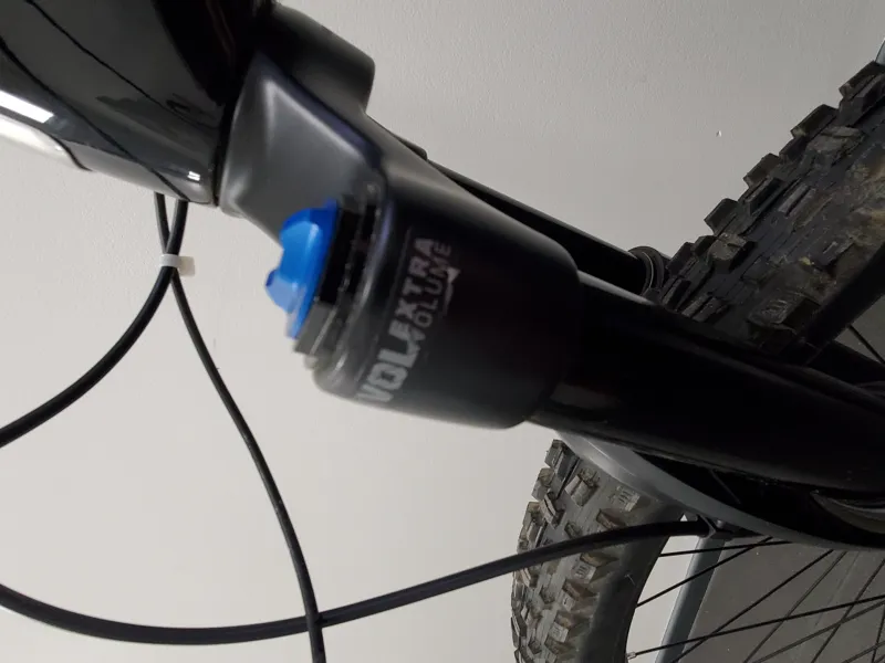 EX DEMO Marin Rift Zone 29in Carbon 2 Medium Full Suspension Mountain Bike 2024 in Gloss Blue/Carbon-10