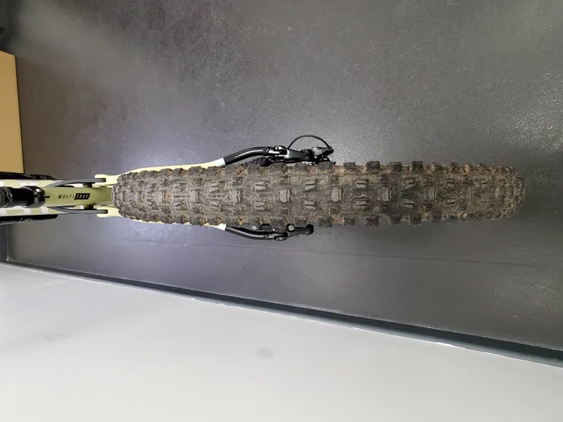 EX DEMO Marin Rift Zone E2 Medium Electric Mountain Bike 2024 in Tan/ Chrome-4