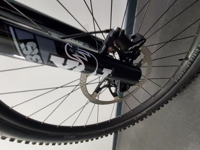 EX DEMO Marin Rift Zone E2 Medium Electric Mountain Bike 2024 in Tan/ Chrome-9