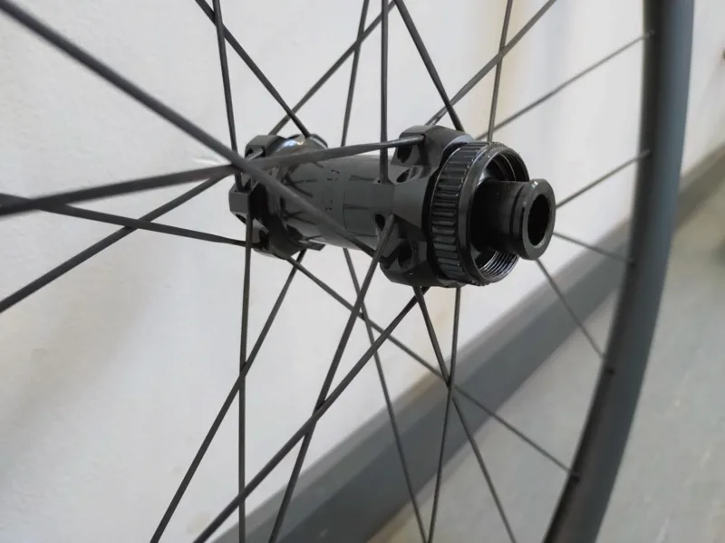 EX DISPLAY Bontrager Aeolus Elite 35 TLR Disc Front 700c Road Wheel in Black-3