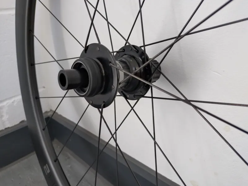 EX DISPLAY Giant SLR 2 50 Disc Brake Rear Shimano HG 700c Carbon Road Wheel in Black-3