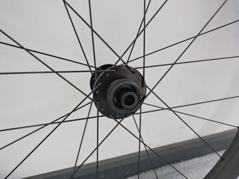 EX DISPLAY Giant SLR 2 50 Disc Brake Front 700c Carbon Road Wheel in Black-3