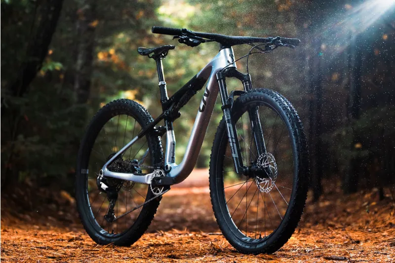 Liv Pique Advanced SL 2 Full Suspension Mountain Bike 2026 in Dreamy Blue/Black-9