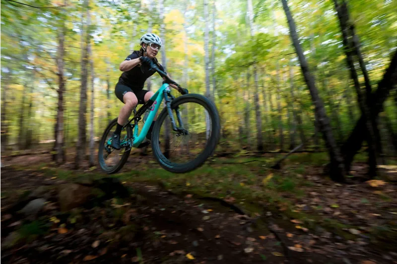 Liv Pique Advanced SL 1 Full Suspension Mountain Bike 2026 in Lake Green/Black-9