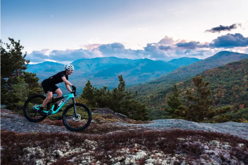 Liv Pique Advanced SL 1 Full Suspension Mountain Bike 2026 in Lake Green/Black-10