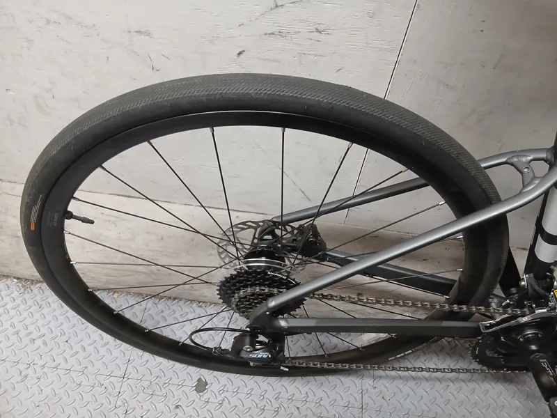 EX DEMO Giant FastRoad 2 Hybrid Bike Medium 2025 in Charcoal-9